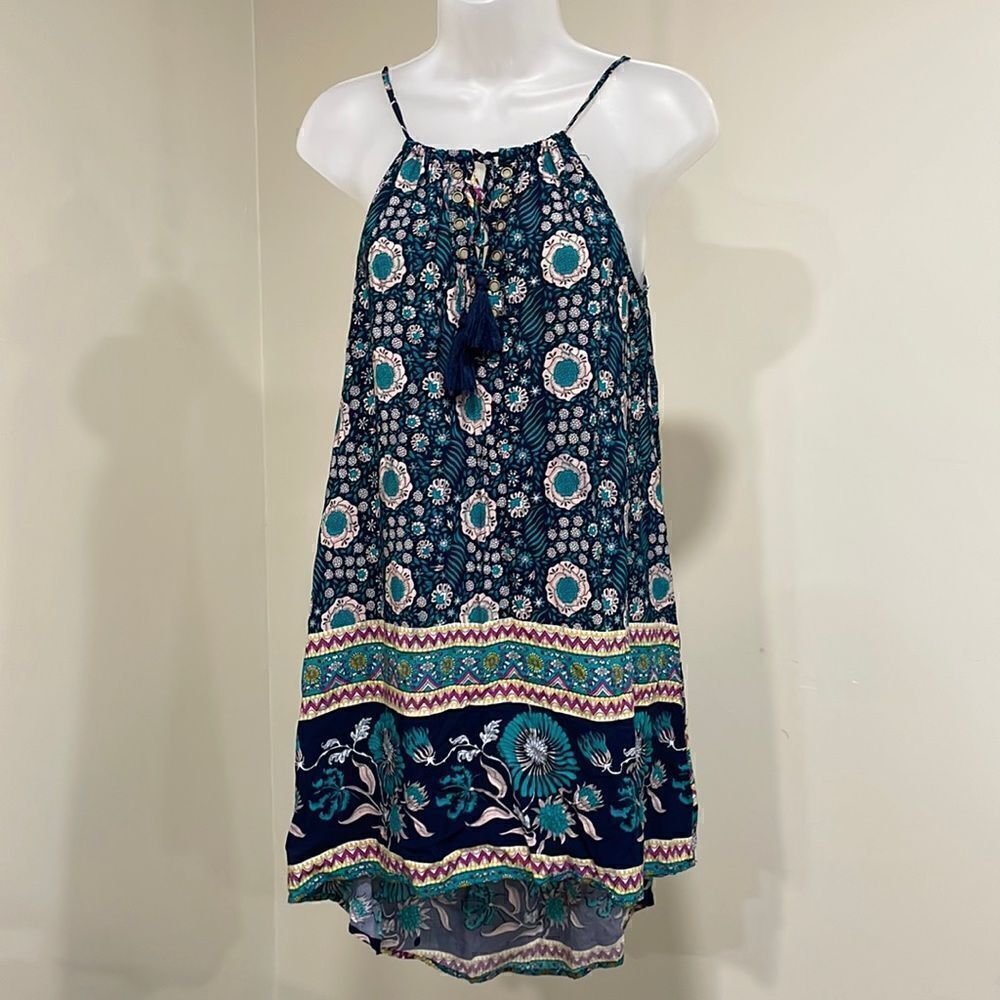 NWOT Lulu's spaghetti strap grommet detail sun dress.  Size S small 4/6